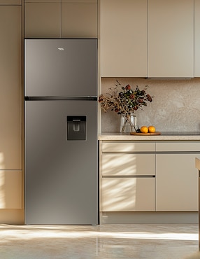 Refrigerador Tcl 16 pies cúbico inverter y no frost y fábrica de hielo TDD16GWD